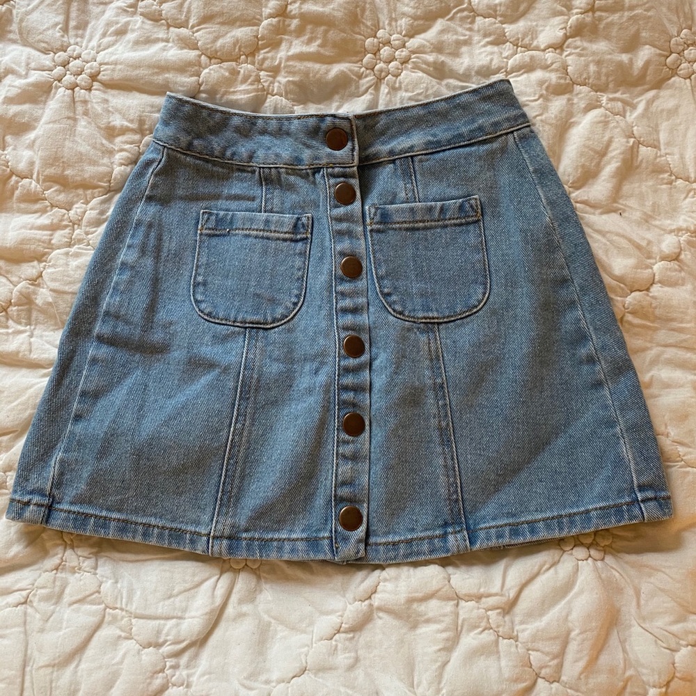 Brandy Melville Light Wash Denim Skirt💙